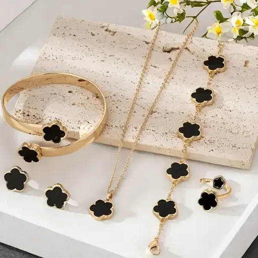 Narcissus accessories set